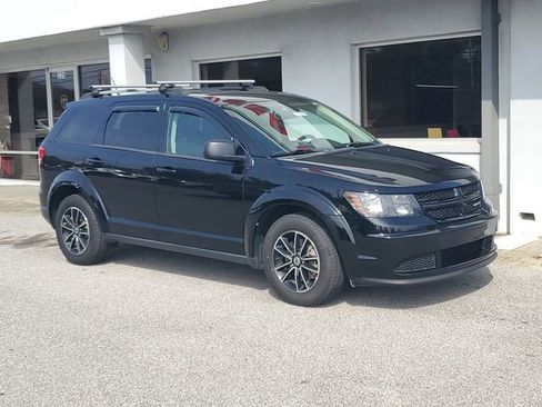 Used 2018 Dodge Journey SE w/ Blacktop Package image 32