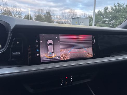 Used 2025 Porsche Cayenne S image 21