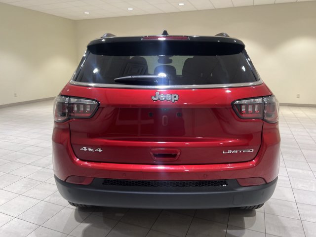 Used 2025 Jeep Compass Limited AWD/4WD image 4