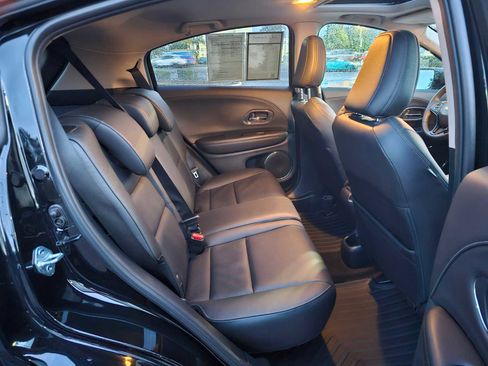 Used 2021 Honda HR-V EX-L image 12