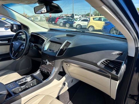 Used 2020 Ford Edge Titanium FWD image 13