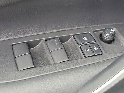 Used 2023 Toyota Corolla SE image 29
