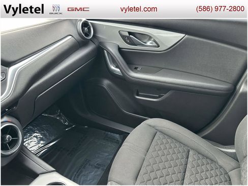 Used 2020 Chevrolet Blazer LT image 29