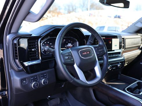 Used 2025 GMC Sierra 2500 SLT w/ SLT Premium Package image 18