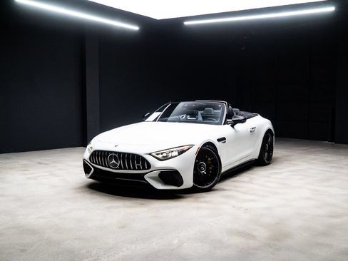 Used 2022 Mercedes-Benz SL 55 AMG 4MATIC w/ Driver Assistance Package image 60