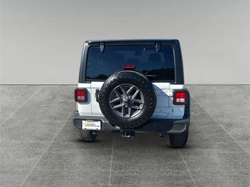 Used 2024 Jeep Wrangler Sport S image 4