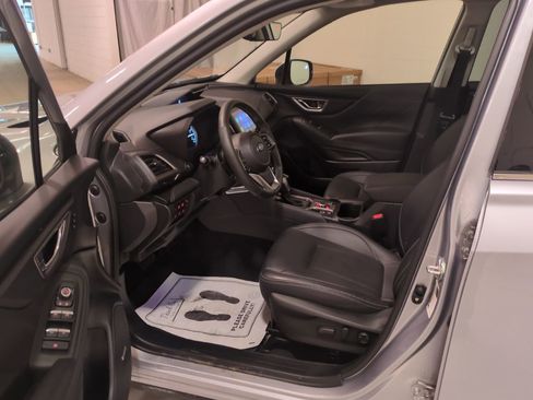 Certified 2023 Subaru Forester Touring AWD/4WD image 16