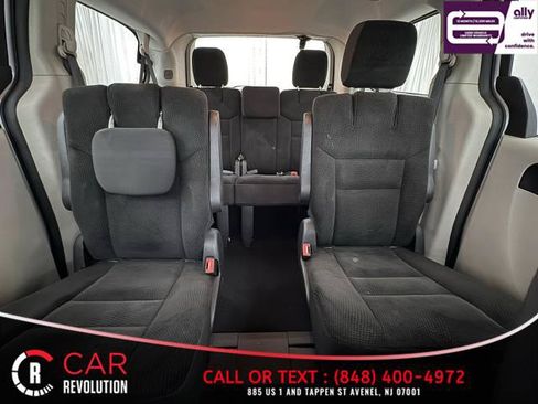 Used 2019 Dodge Grand Caravan SE w/ UConnect Hands-Free Group FWD image 11