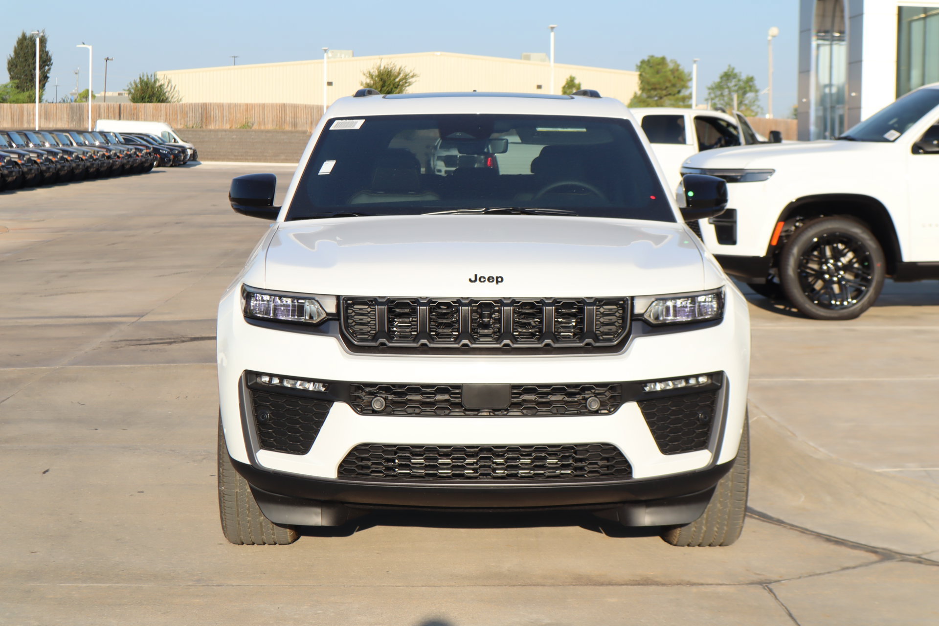 New 2026 Jeep Grand Cherokee Limited AWD/4WD image 10