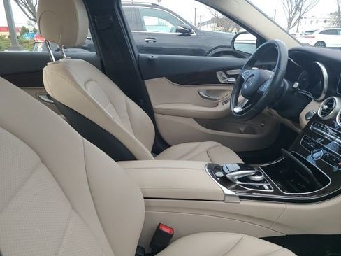 Used 2018 Mercedes-Benz C 300 4MATIC Sedan image 5