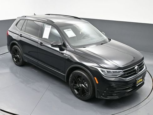 Used 2023 Volkswagen Tiguan SE R-Line image 43