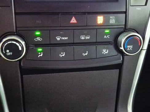 Used 2015 Toyota Camry SE FWD image 20