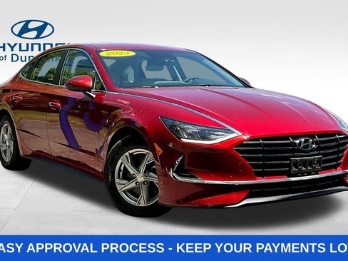 Used 2023 Hyundai Sonata SE w/ Winter Weather Package FWD image 3