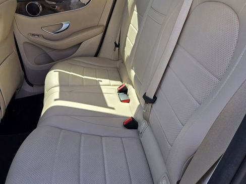 Used 2019 Mercedes-Benz GLC 300 image 39