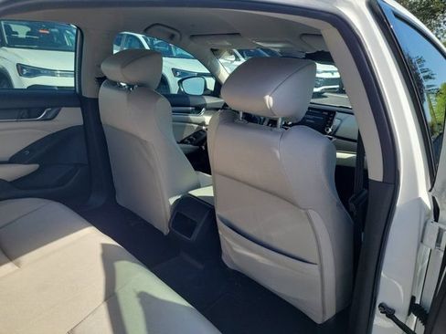 Certified 2022 Honda Accord LX image 9