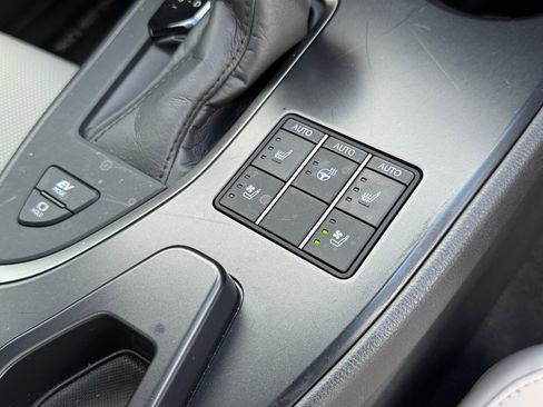 Used 2024 Lexus UX 250h FWD w/ Premium Package image 19