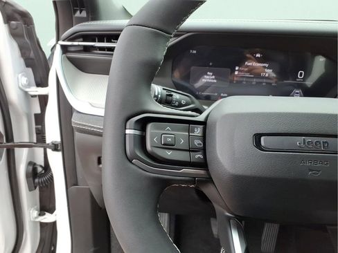 New 2026 Jeep Cherokee Laredo AWD/4WD image 19