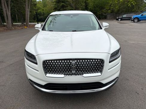 Used 2022 Lincoln Nautilus AWD image 2