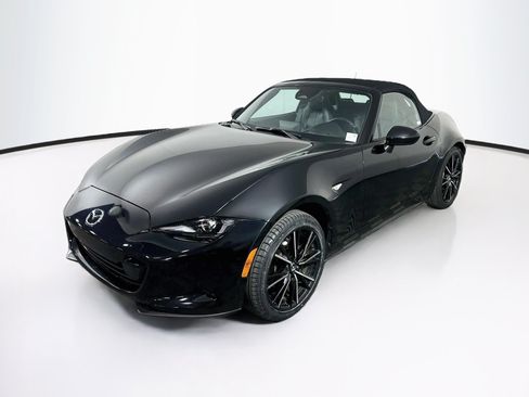 Used 2024 MAZDA MX-5 Miata Grand Touring RWD image 3