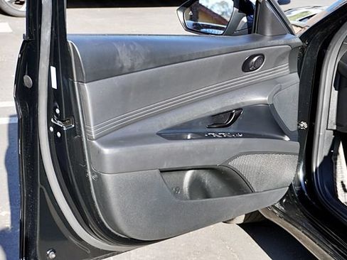 Certified 2025 Hyundai Elantra Sport FWD image 21