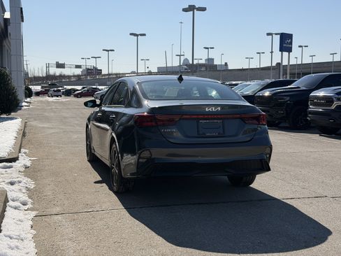 Used 2022 Kia Forte LXS image 7