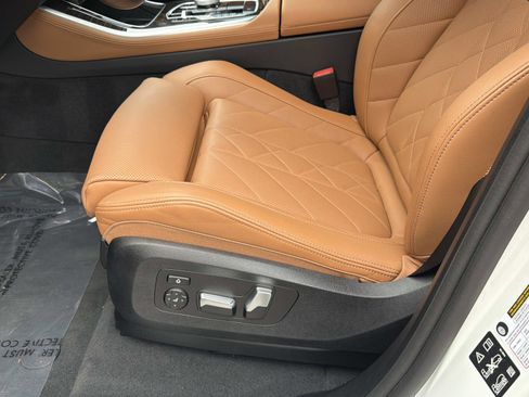 Certified 2025 BMW X5 xDrive40i w/ M Sport Package AWD/4WD image 18