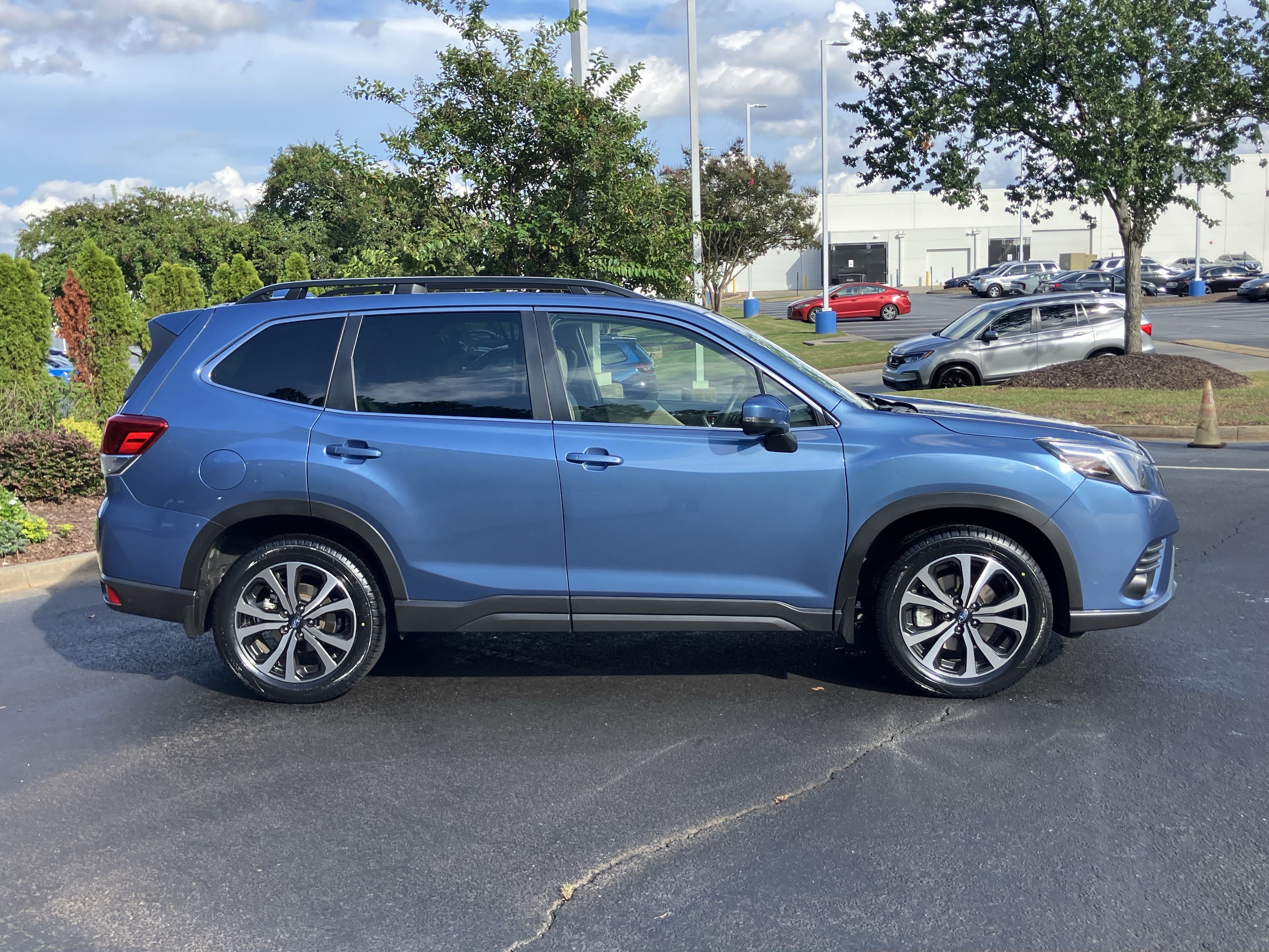 Used 2022 Subaru Forester Limited AWD/4WD image 11