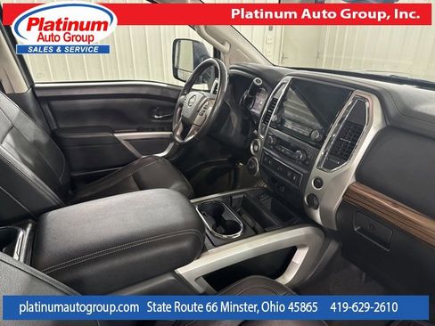 Used 2021 Nissan Titan SL w/ Moonroof Package image 41