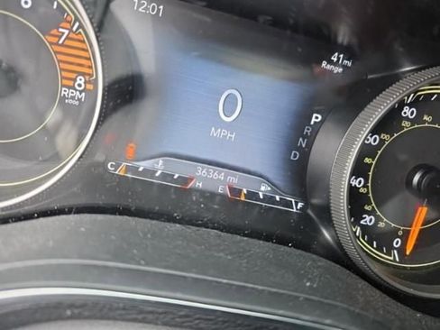 Used 2022 Jeep Cherokee Limited image 7