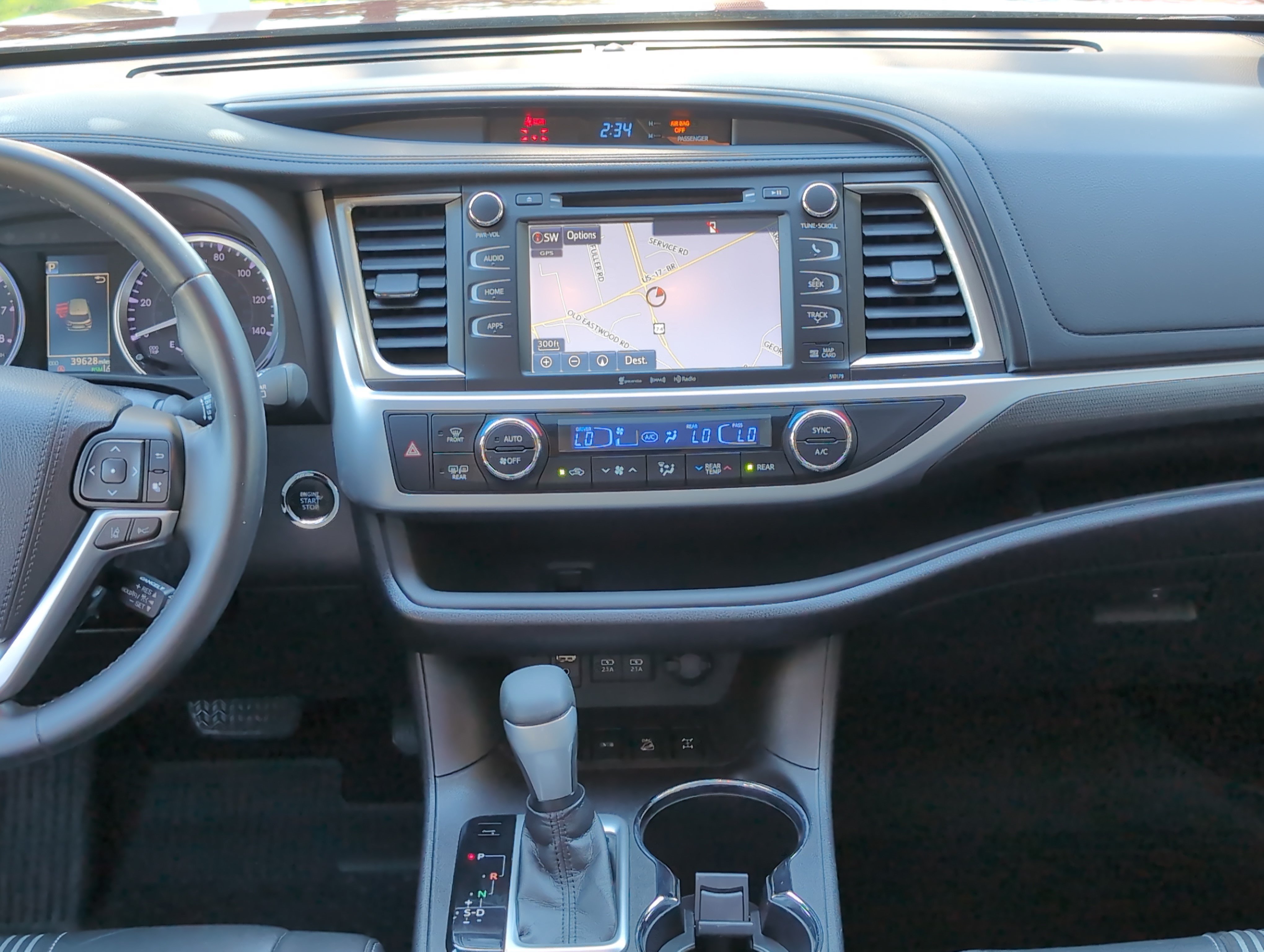 Used 2018 Toyota Highlander SE AWD/4WD image 30