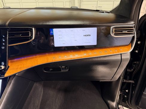 Used 2022 Jeep Grand Wagoneer Series III w/ Rear Seat Video Group 1 image 30