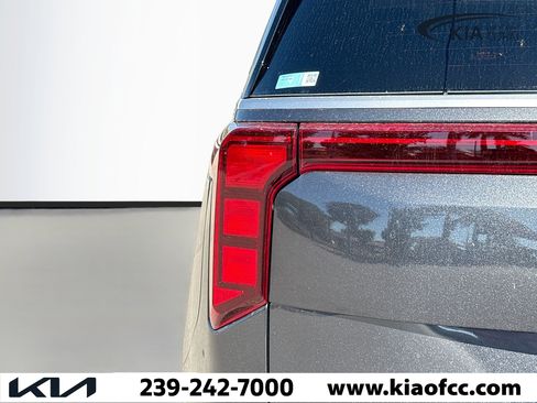 New 2026 Kia Carnival EX FWD image 9