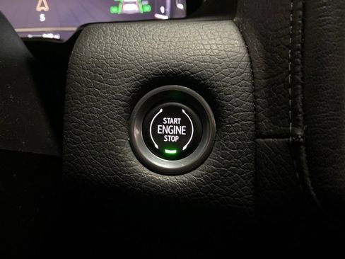 Used 2023 GMC Yukon XL Denali image 42