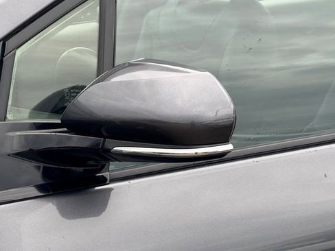 Used 2019 Toyota Prius Prime Premium image 4