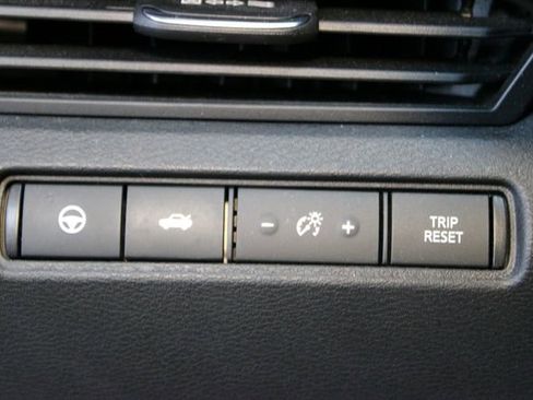 Used 2022 Nissan Altima 2.5 Platinum AWD/4WD image 19