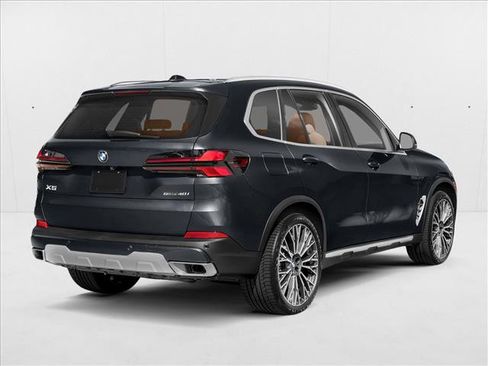 New 2026 BMW X5 xDrive40i w/ M Sport Package AWD/4WD image 2