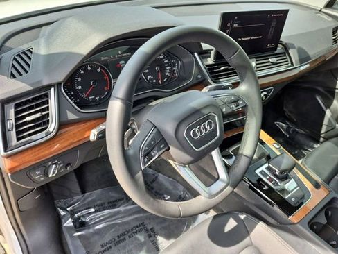Used 2023 Audi Q5 2.0T Premium w/ Convenience Package AWD/4WD image 12