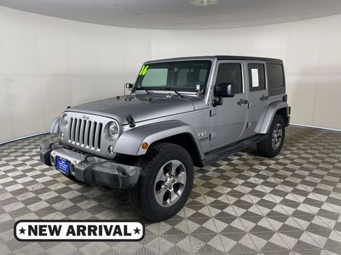 Used 2016 Jeep Wrangler Unlimited Sahara w/ Connectivity Group AWD/4WD image 1