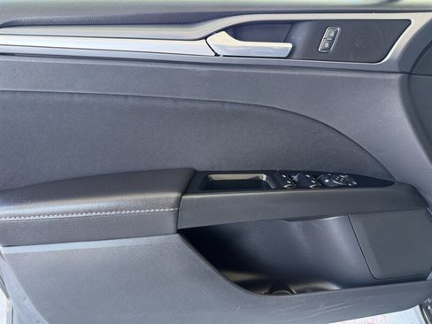 Used 2015 Ford Fusion SE FWD image 23