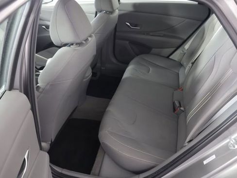 Certified 2023 Hyundai Elantra SEL w/ Preferred Accessory Package image 19