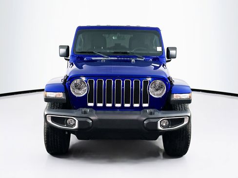 Used 2019 Jeep Wrangler Unlimited Sahara AWD/4WD image 2