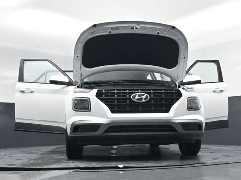 New 2025 Hyundai Venue SE image 22