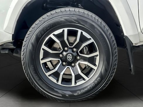 Used 2021 Toyota Tacoma TRD Sport w/ Technology Package image 24