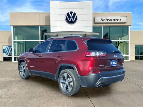 Used 2019 Jeep Cherokee Limited image 2