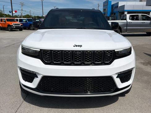 Used 2025 Jeep Grand Cherokee Summit AWD/4WD image 2