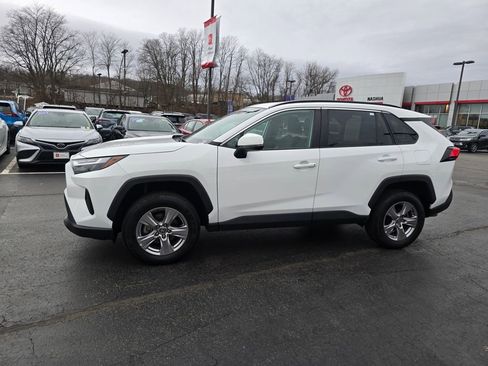 Used 2023 Toyota RAV4 XLE image 3