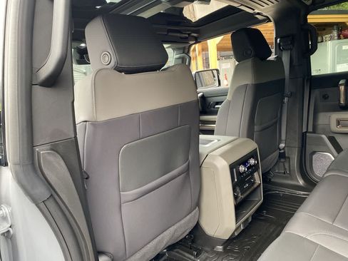 Used 2025 GMC Hummer EV 2X AWD/4WD image 15
