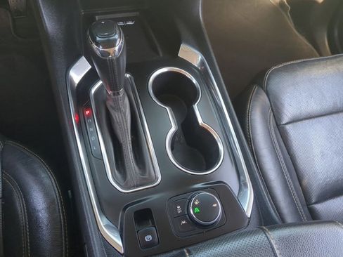 Used 2020 Chevrolet Traverse Premier w/ Redline Edition FWD image 12