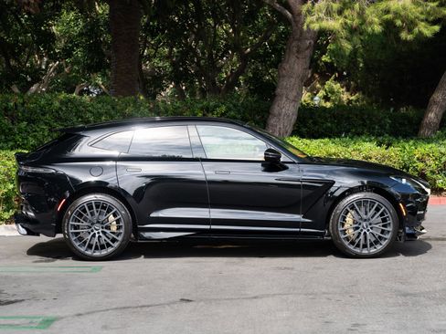 Used 2025 Aston Martin DBX 707 image 26