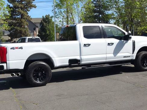 Used 2023 Ford F350 XLT AWD/4WD image 9